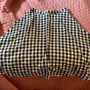 Black and white checkered skirt. Great vintage look!